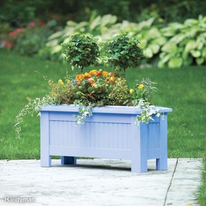 FH16JAU_PLANTR_01-7 trellis planter